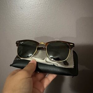 Ray-Ban Clubmaster Sunglasses Tortoise & Gold